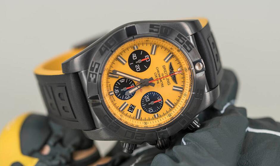 Best-selling replication watches are cool in black steel.